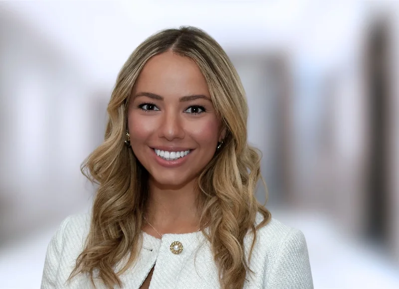 Photo of Dana R. Aponte